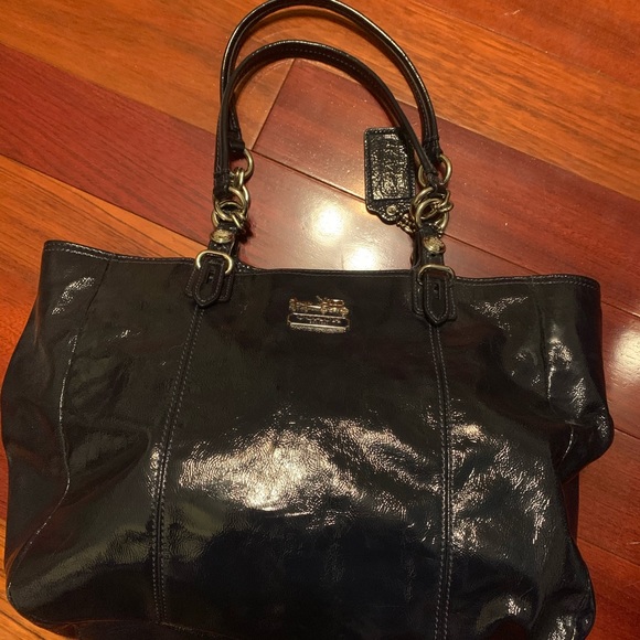 Beautiful patent leather navy coach bag - Picture 3 of 4